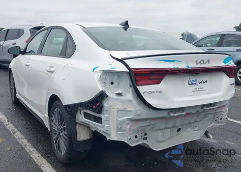 2024 Kia Forte Gt-Line z USA, uszkodzony, nr VIN 3KPF54AD2RE774596